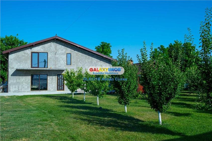 Casă cu 5 camere cu Teren 1900 Mp în Traian
