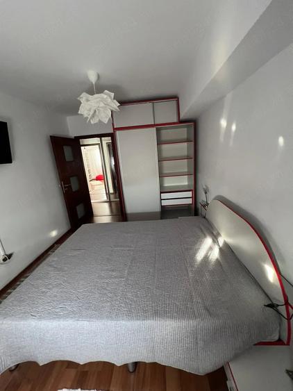 Apartament cu 3 camere decomandat în Basarab