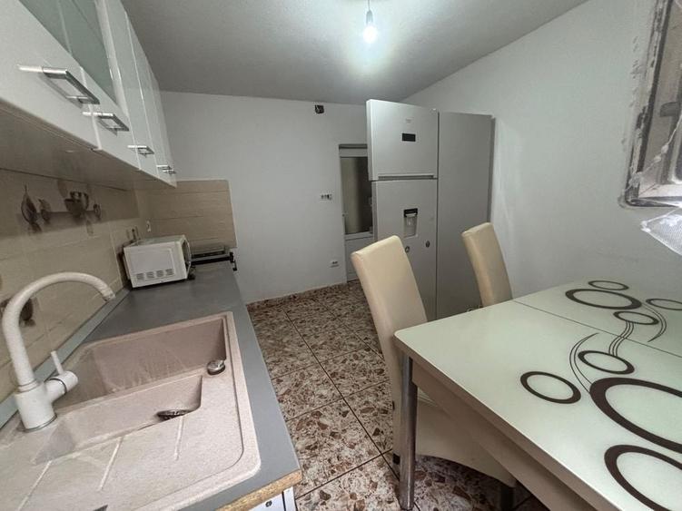 Casă cu 3 camere în Felnac