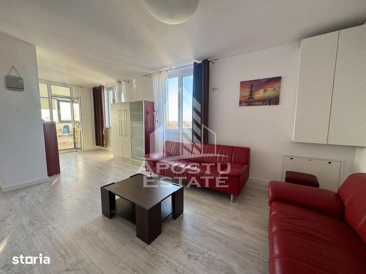Apartament cu 3 camere semidecomandat în Telegrafului