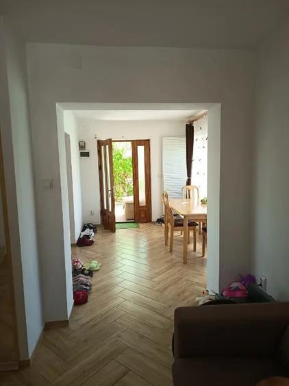 Casă cu 5 camere în Central