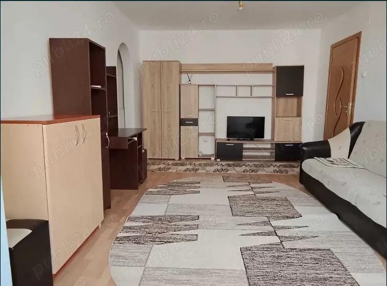 Apartament cu 2 camere semidecomandat în Romanilor