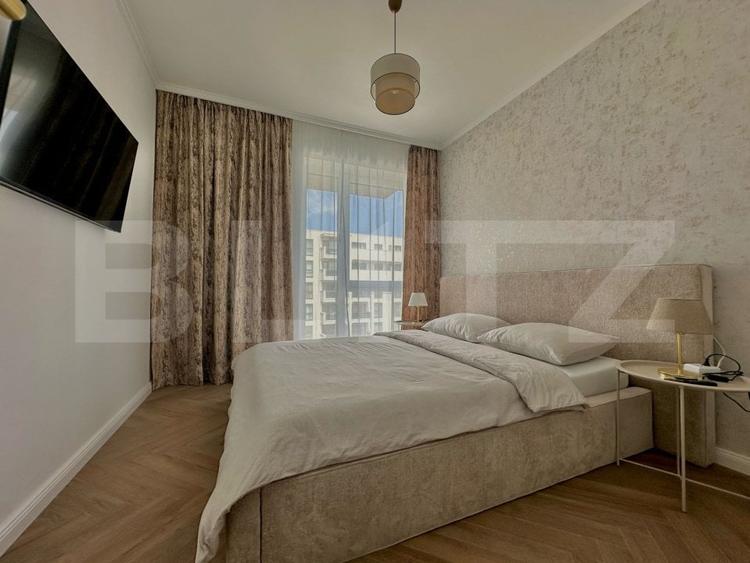 Apartament cu 3 camere semidecomandat, mobilat în Vest