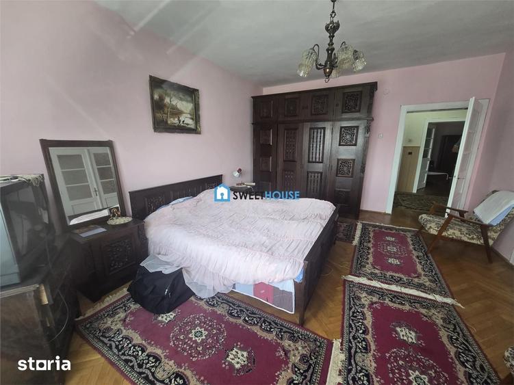 Casă cu 5 camere cu Teren 704 Mp în Central