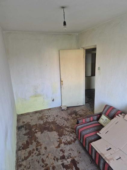 Apartament cu 3 camere semidecomandat în Nord