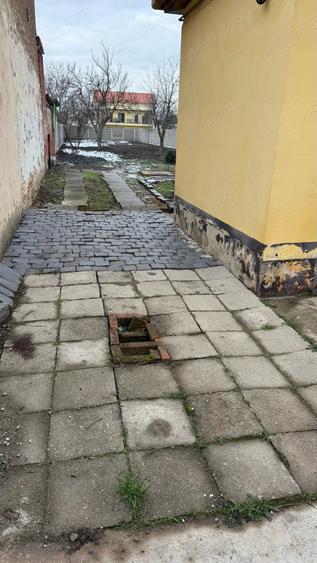 Casă cu Teren 1080 Mp în Central