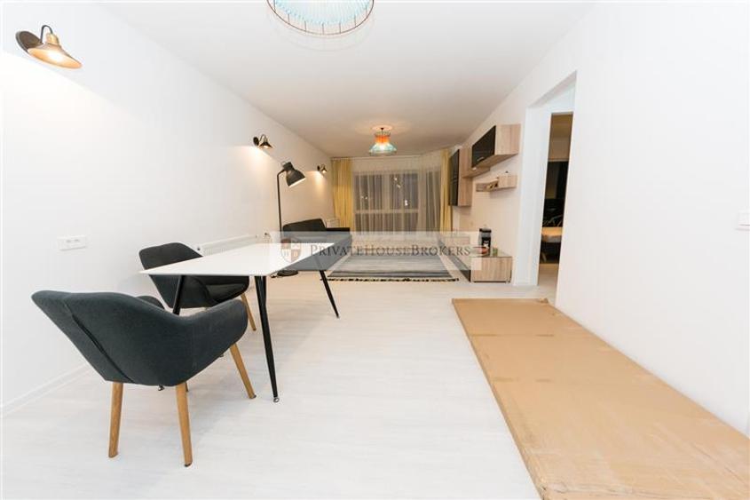 Apartament cu 2 camere semidecomandat, mobilat în Floreasca