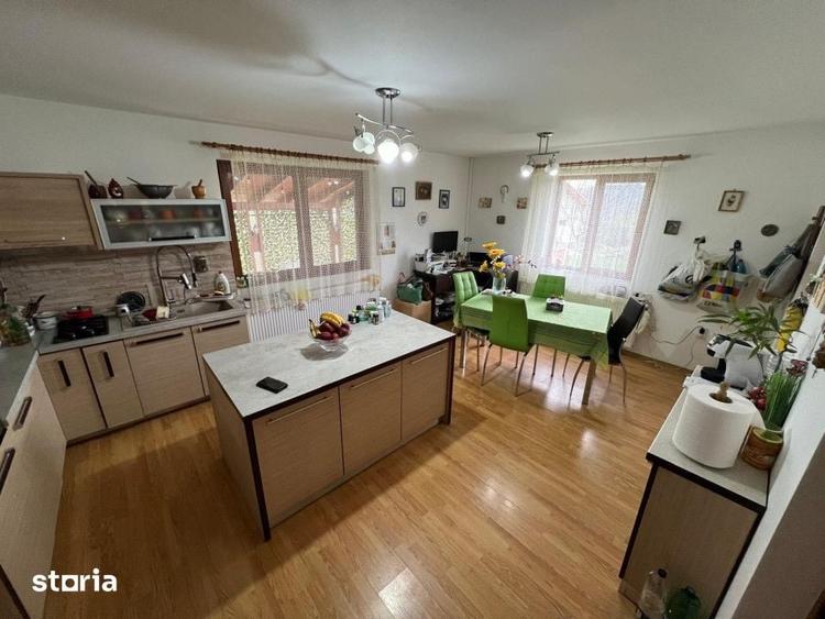 Casă cu 4 camere cu Teren 1300 Mp în Groși