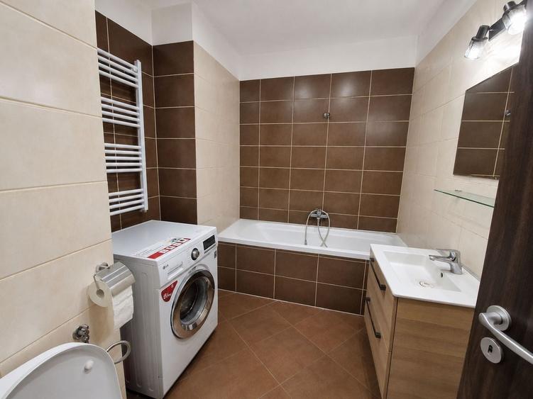 Apartament cu 2 camere semidecomandat, mobilat în Soarelui