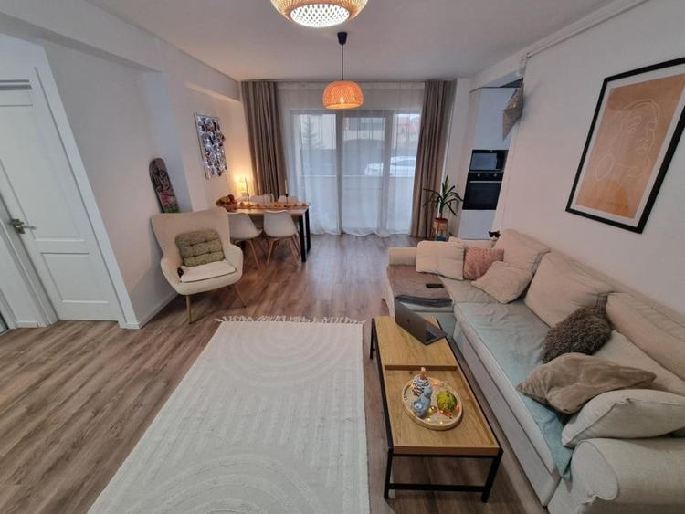 Apartament cu 2 camere semidecomandat în Florești