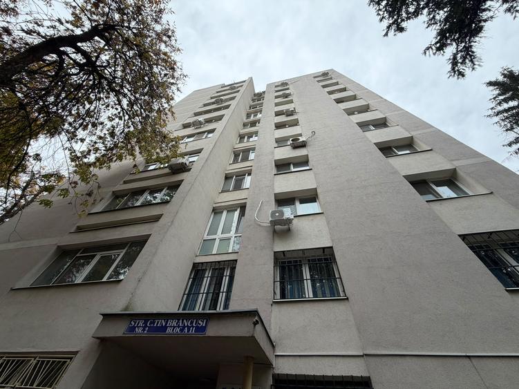 Apartament cu 2 camere semidecomandat în Titan