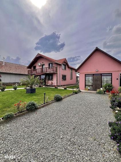Casa de vanzare + casa mica - 2