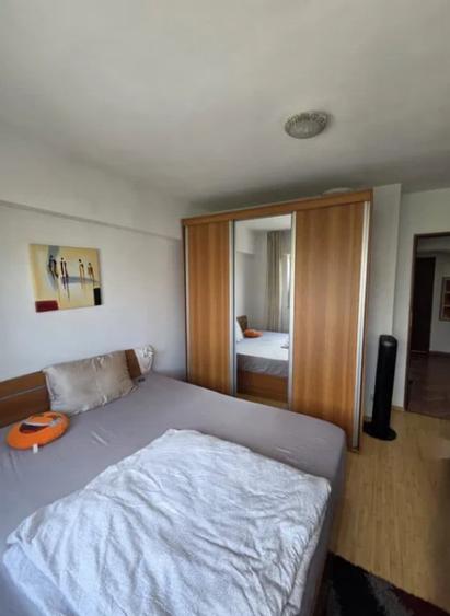 Apartament cu 3 camere decomandat în Centrul Civic