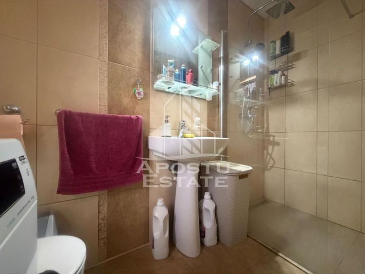 Casă individuală cu 5 camere cu Canalizare în Sânandrei
