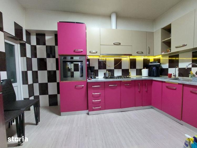 Casă cu 6 camere cu Teren 343 Mp în Dacia