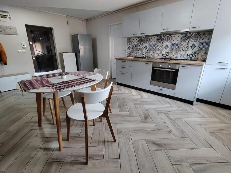 Apartament cu 3 camere semidecomandat în Florești