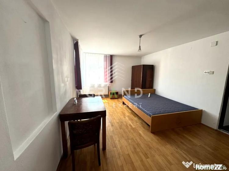 Casă cu 4 camere cu Teren 50 Mp în Central