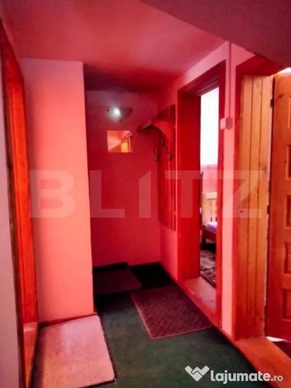 Casă cu 5 camere cu Teren 350 Mp în Deal
