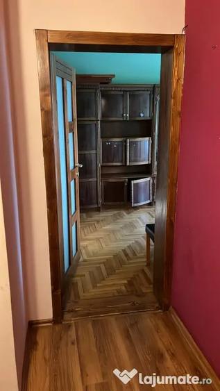 Apartament cu 3 camere decomandat în Nufărul