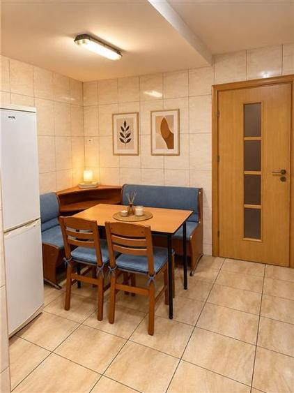 Apartament cu 3 camere decomandat, mobilat în Centrul Civic