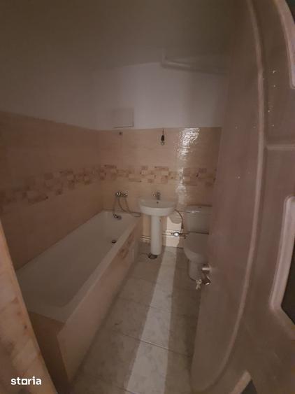 Apartament cu 3 camere decomandat în Păcurari