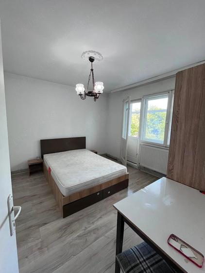 Apartament cu 2 camere semidecomandat în Tătărași