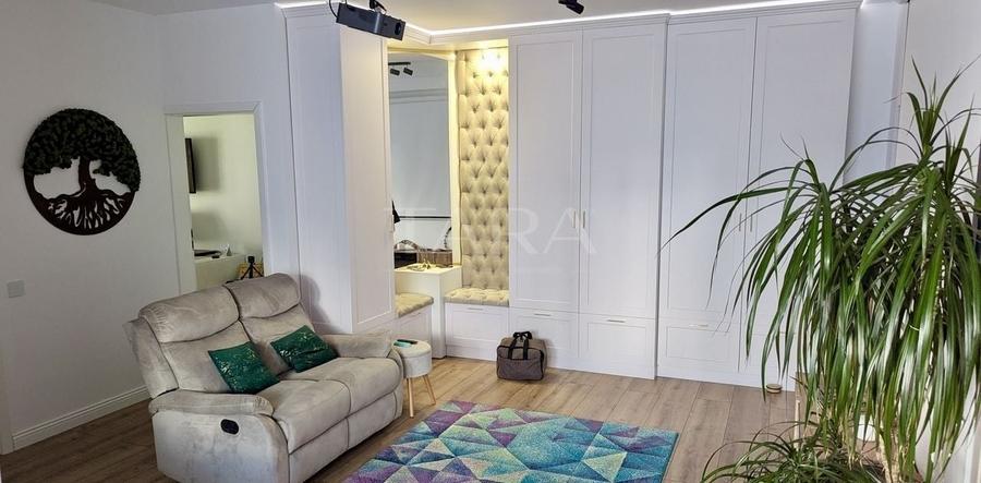 Apartament cu 3 camere semidecomandat, mobilat în Florești — fotografia 2