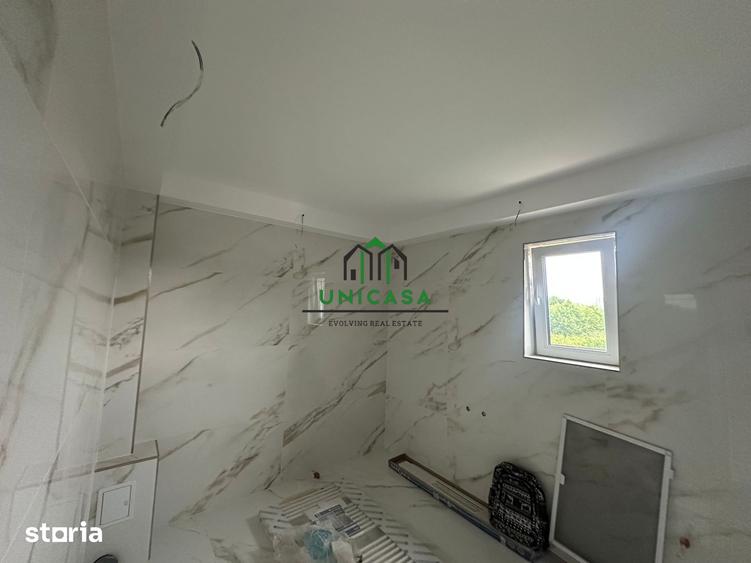 Casă cu 8 camere cu Teren 2000 Mp în Băbeni