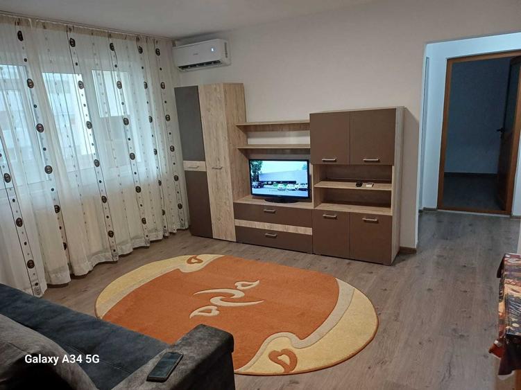 Apartament cu 2 camere semidecomandat în Școlilor
