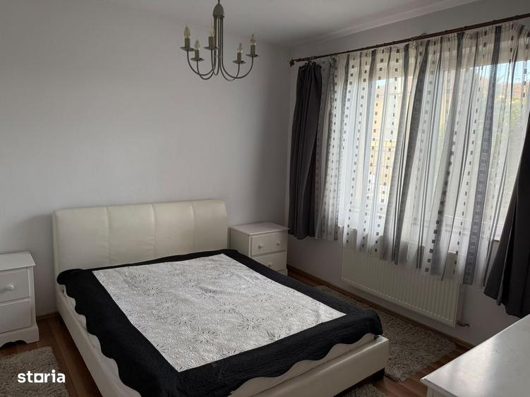 Casă cu 4 camere în Sântandrei