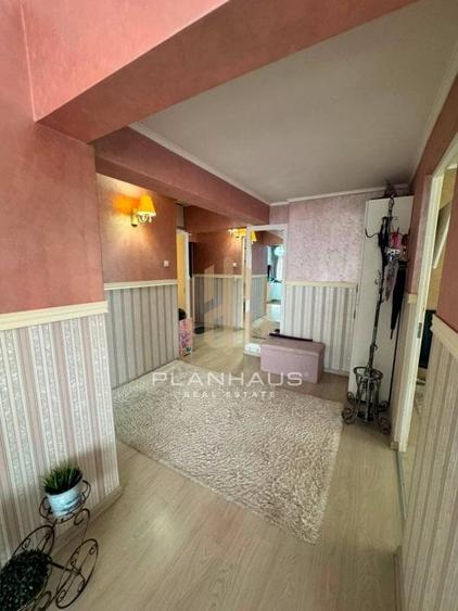 Apartament cu 3 camere decomandat, mobilat în Central
