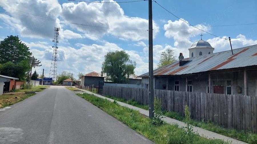 Casă cu Teren 1000 Mp în Căzănești