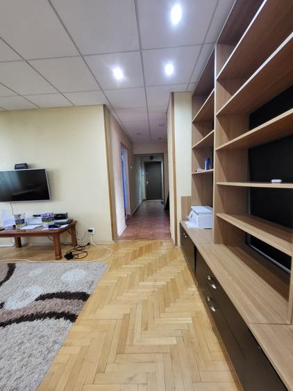 Apartament cu 4 camere decomandat, mobilat în Păcurari