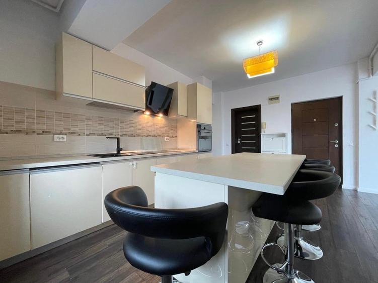 Apartament cu 3 camere decomandat în Faleza Nord