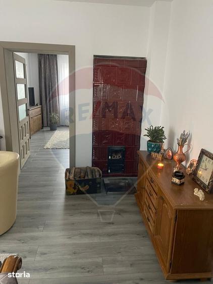 Casă cu 5 camere cu Teren 343 Mp în Central