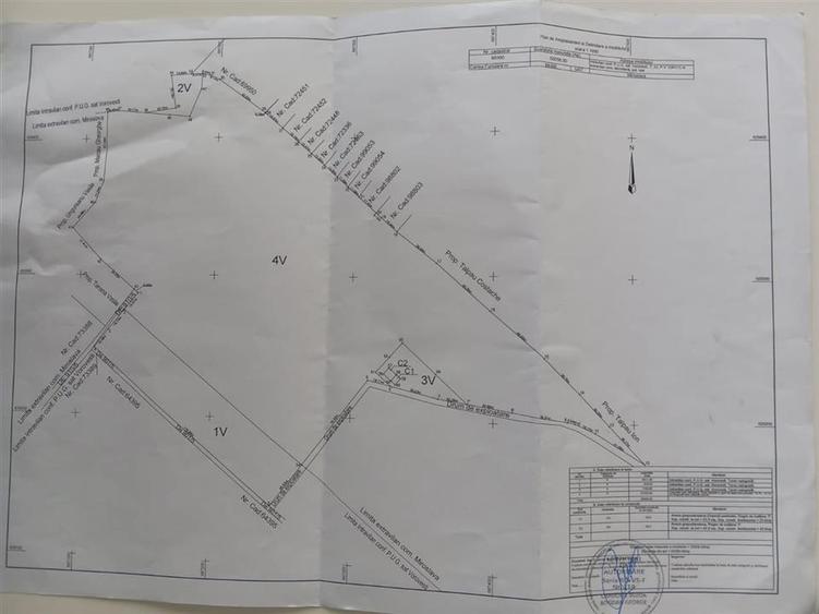 Teren Construcții intravilan de 83000 mp, în Vorovești