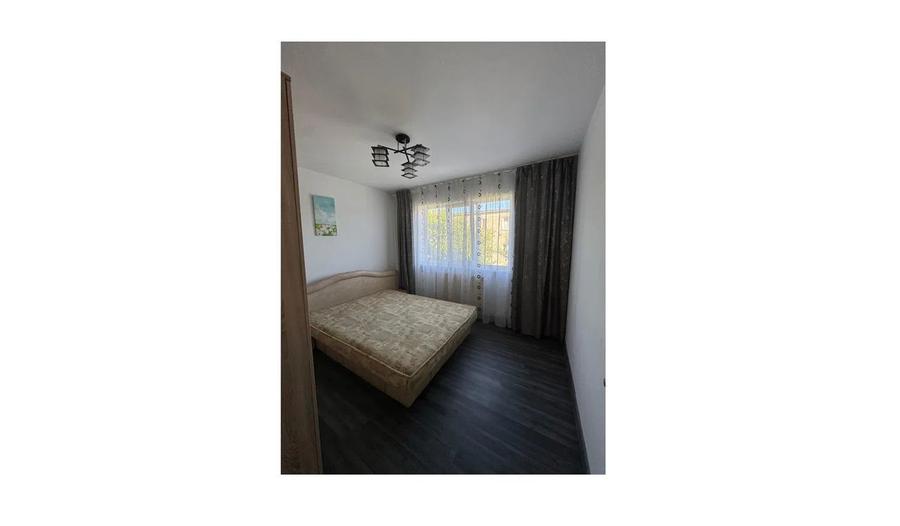 Apartament cu 3 camere în Traian