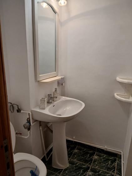 Apartament cu 3 camere decomandat în Astra