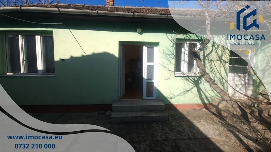 Casă individuală cu 6 camere cu Canalizare în Nord-Est