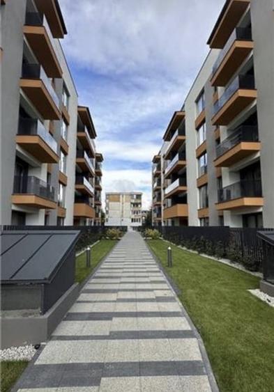Apartament cu 2 camere decomandat în Între Lacuri