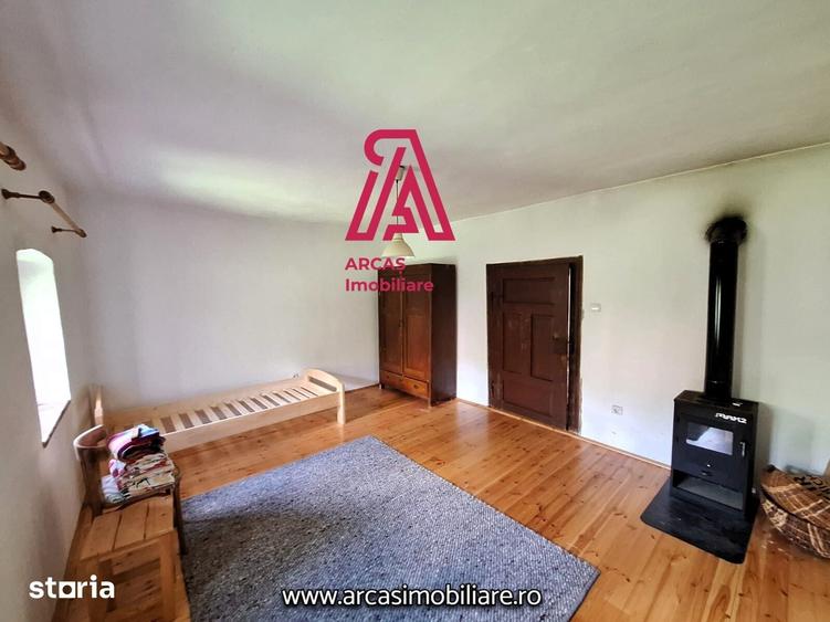 Casă cu 6 camere cu Teren 3665 Mp în Nocrich