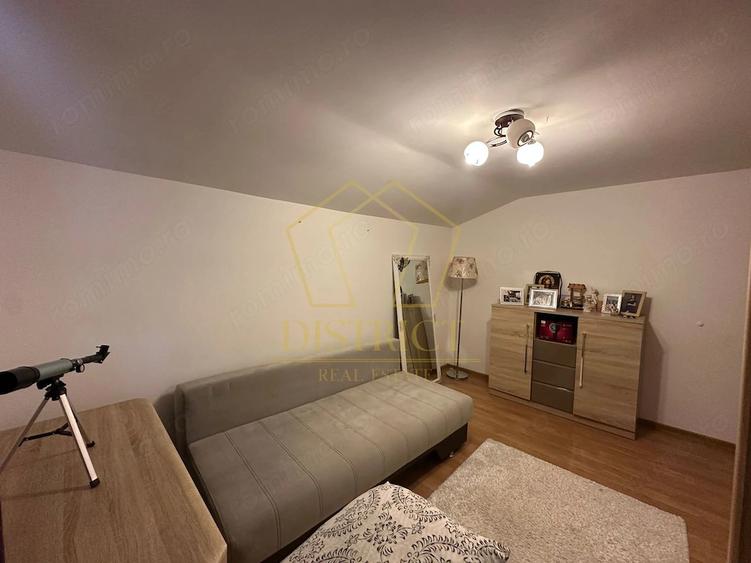 Casă cu 4 camere cu Teren 330 Mp în Central