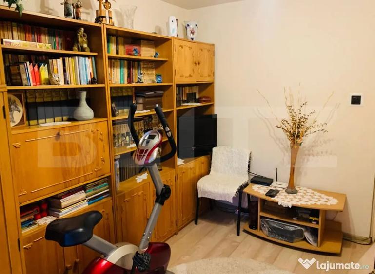 Apartament cu 3 camere decomandat, mobilat în Central