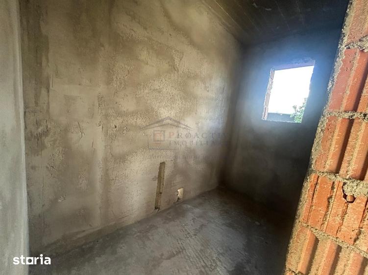 Casă cu 4 camere cu Teren 500 Mp în Moara