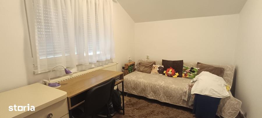 Casă cu 5 camere cu Teren 360 Mp în Calea București