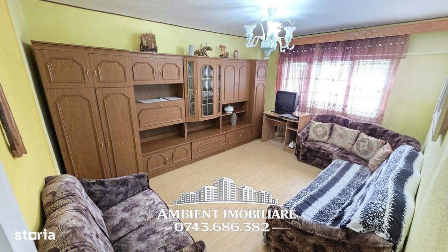 Apartament cu 3 camere decomandat în Gară