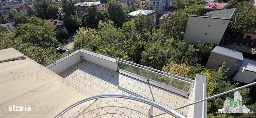 Apartament cu 4 camere decomandat, mobilat în Polonă