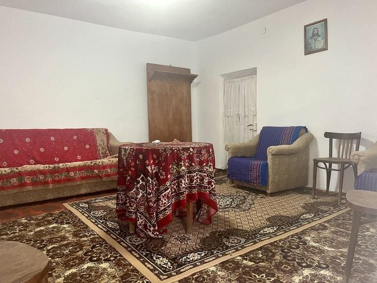 Casă cu 4 camere în Beleți