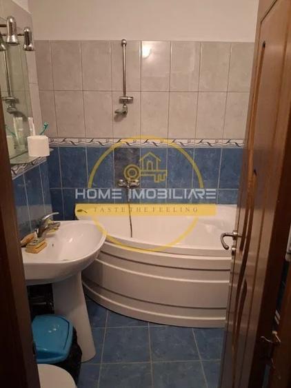 Apartament cu 4 camere decomandat, mobilat în Galata