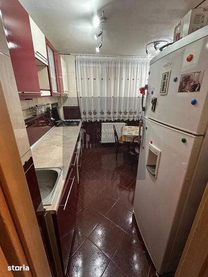 Apartament cu 4 camere decomandat în Titan
